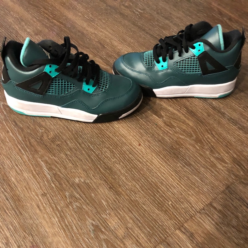 Retro Jordan 4 “Teal”